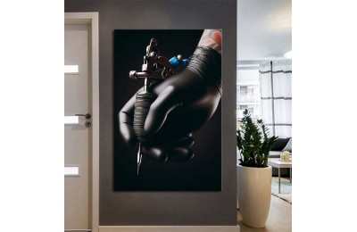 Dövme Aletiyle Dövme Yapan Dövmeci Dekorasyon Tablosu dvm1