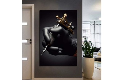 Dövme Aletiyle Dövme Yapan Dövmeci Dekorasyon Tablosu dvm2