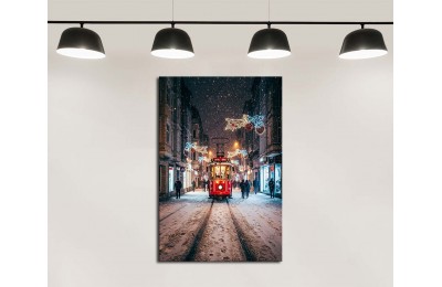 dkmr573 İstanbul Beyoğlu İstiklal Caddesi Kırmızı Tramvay Karlı Gece Dekoratif Tablo 