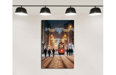 dkmr574 İstanbul Beyoğlu İstiklal Caddesi Kırmızı Tramvay Karlı Gece Dekoratif Tablo 